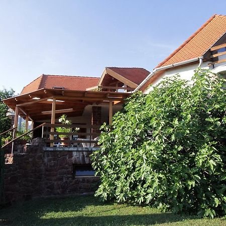 Voeroesko Apartmanhaz Révfülöp Dış mekan fotoğraf