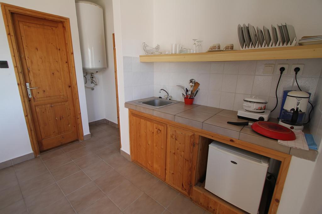 Voeroesko Apartmanhaz Révfülöp Oda fotoğraf