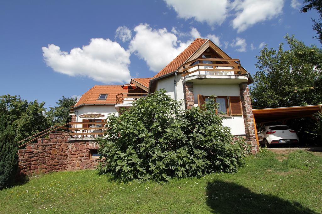 Voeroesko Apartmanhaz Révfülöp Dış mekan fotoğraf