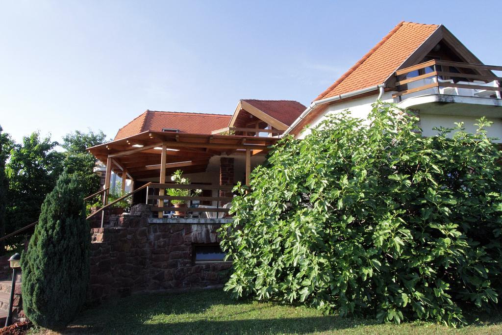 Voeroesko Apartmanhaz Révfülöp Dış mekan fotoğraf